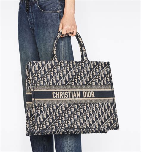 die book tote von dior|dior book tote 2022.